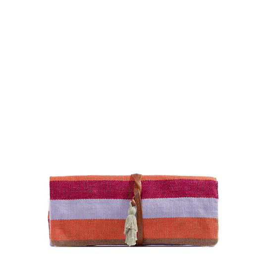 Animated GIF of open and closed jewelry roll