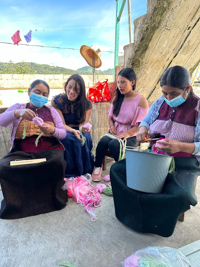 Large Lemon Drop Clutch in Leche